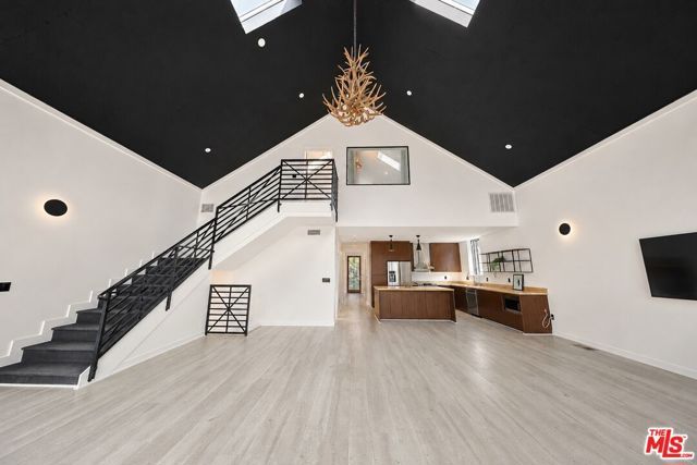 2230 Glendale Boulevard, Los Angeles, CA 90039