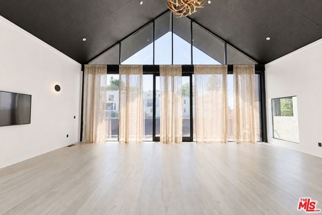 2230 Glendale Boulevard, Los Angeles, CA 90039