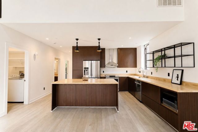 2230 Glendale Boulevard, Los Angeles, CA 90039