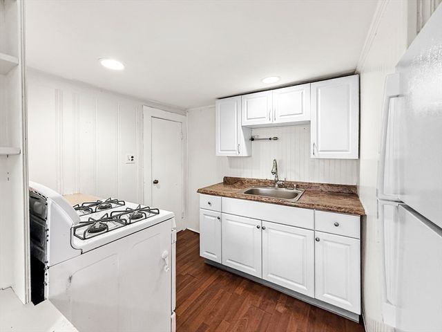 72 Leyden St, Boston, MA 02128