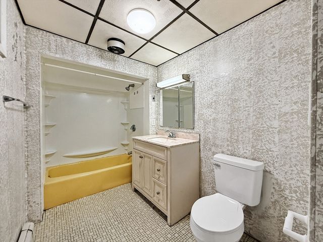 72 Leyden St, Boston, MA 02128