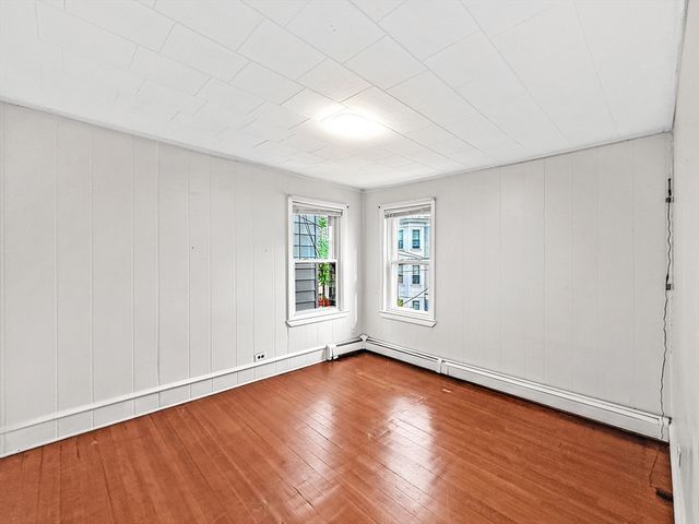 72 Leyden St, Boston, MA 02128