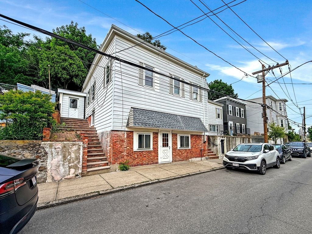 72 Leyden St, Boston, MA 02128