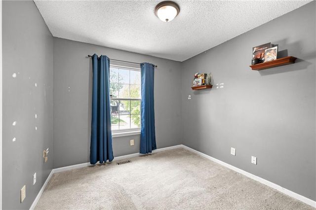 1915 NW 79th Street, Kansas City, MO 64151