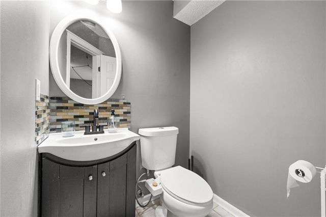1915 NW 79th Street, Kansas City, MO 64151