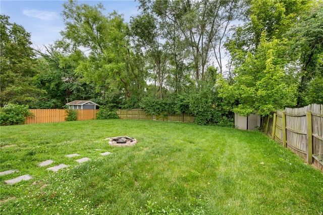 1915 NW 79th Street, Kansas City, MO 64151