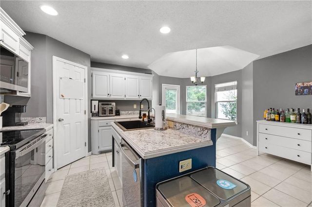 1915 NW 79th Street, Kansas City, MO 64151