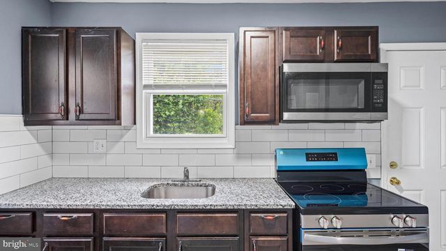2916 PRESBURY ST, Baltimore, MD 21216