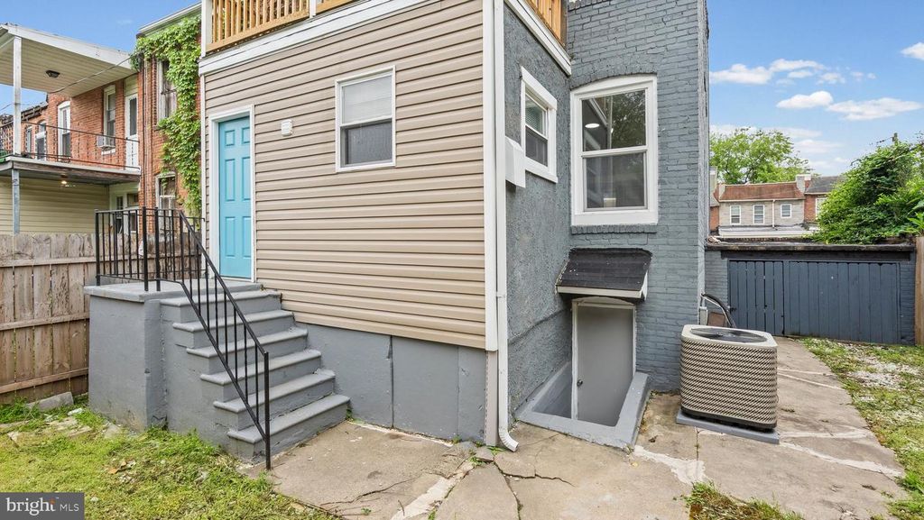 Image 42 of property listing at 2916 PRESBURY ST, Baltimore, MD 21216