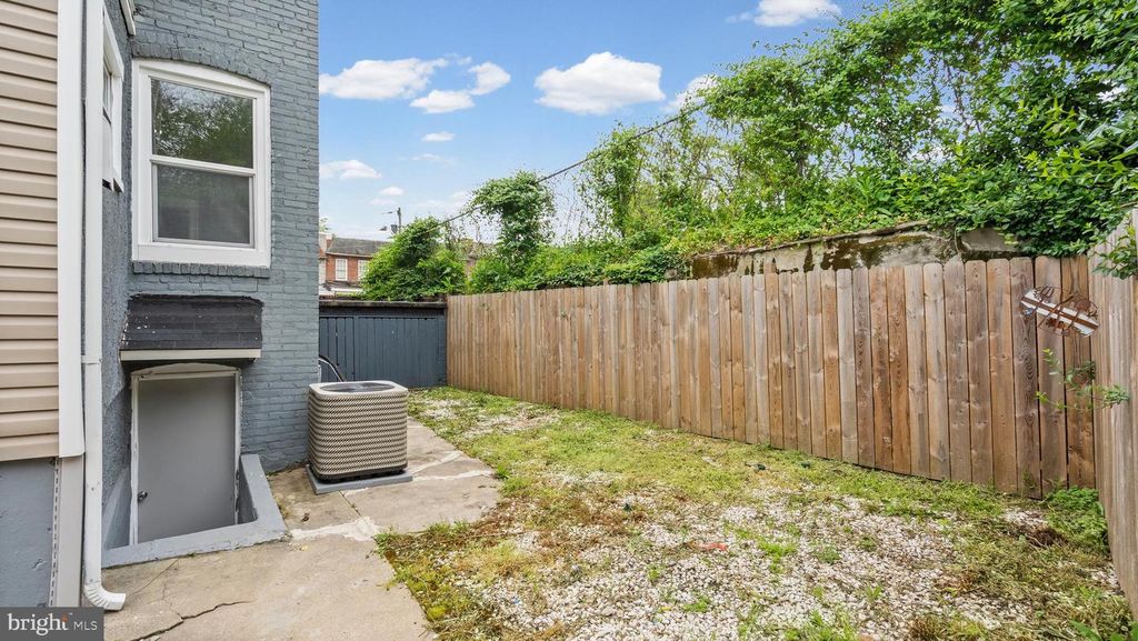 Image 43 of property listing at 2916 PRESBURY ST, Baltimore, MD 21216