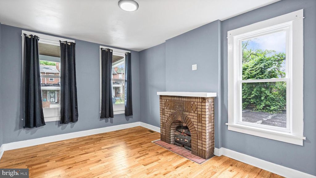 Image 6 of property listing at 2916 PRESBURY ST, Baltimore, MD 21216