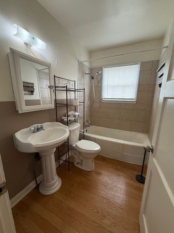 401 E Hayes Avenue, Whitney, TX 76692
