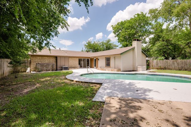 2518 Hightrail Drive, Carrollton, TX 75006