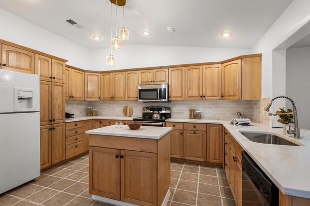 2518 Hightrail Drive, Carrollton, TX 75006