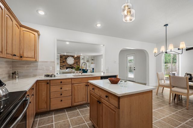 2518 Hightrail Drive, Carrollton, TX 75006