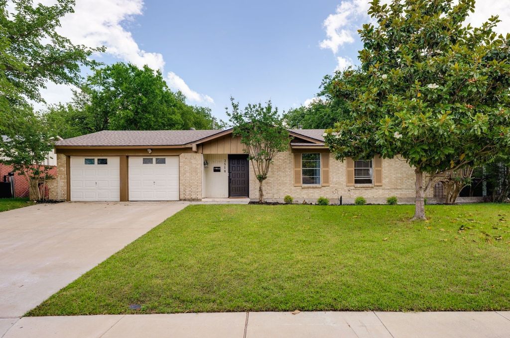 2518 Hightrail Drive, Carrollton, TX 75006