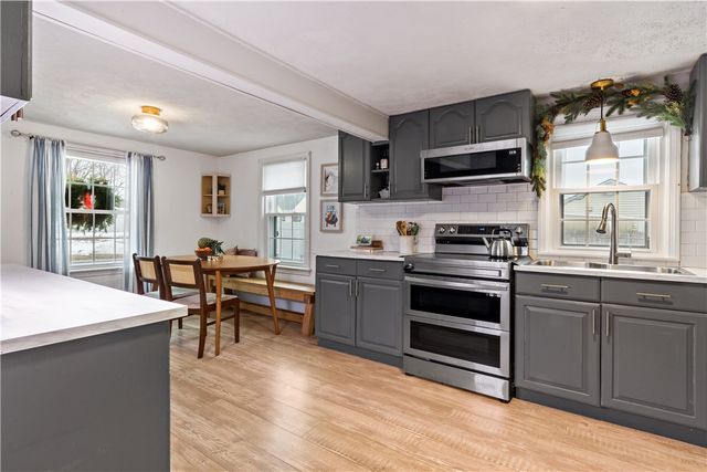 48 Rowe Avenue, Warwick, RI 02889