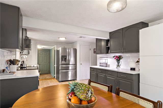 48 Rowe Avenue, Warwick, RI 02889