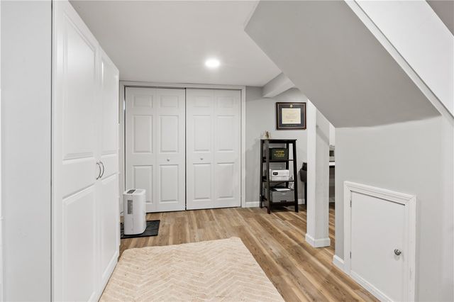 48 Rowe Avenue, Warwick, RI 02889