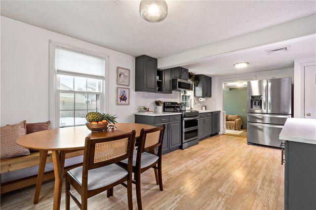 48 Rowe Avenue, Warwick, RI 02889