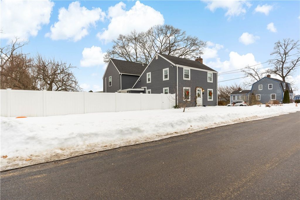 48 Rowe Avenue, Warwick, RI 02889