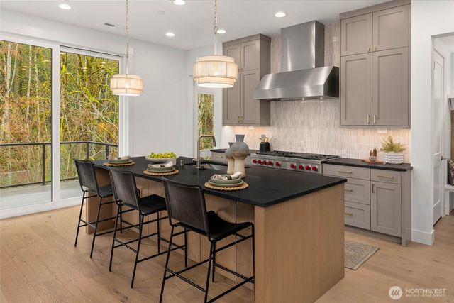 21045 SE 80th Street, Issaquah, WA 98027