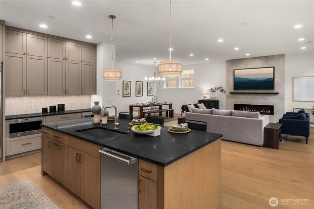 21045 SE 80th Street, Issaquah, WA 98027