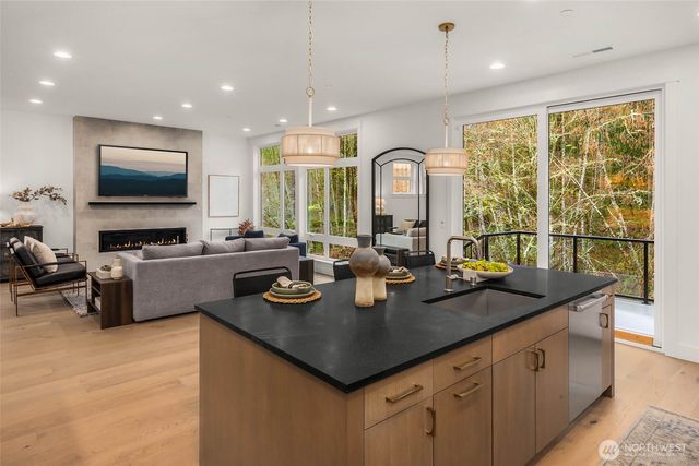 21045 SE 80th Street, Issaquah, WA 98027