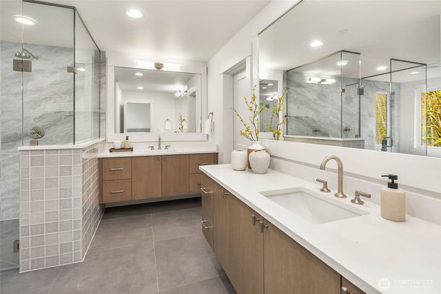 21045 SE 80th Street, Issaquah, WA 98027