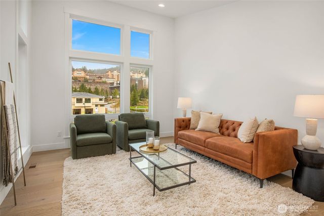 21045 SE 80th Street, Issaquah, WA 98027