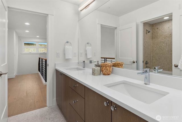 21045 SE 80th Street, Issaquah, WA 98027