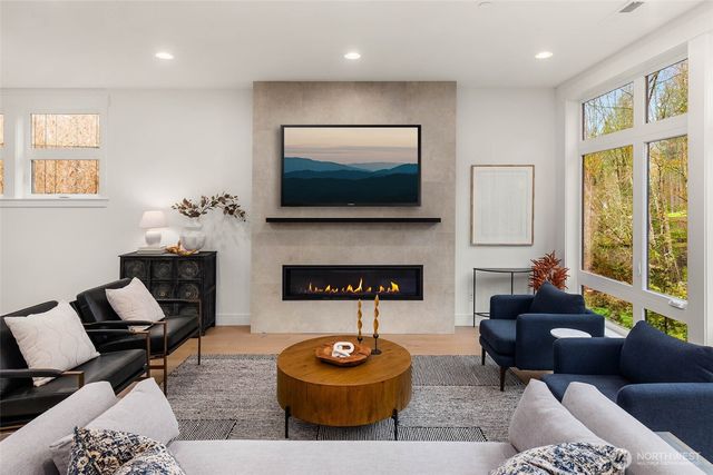 21045 SE 80th Street, Issaquah, WA 98027