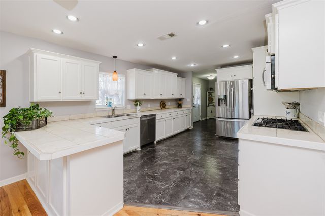 1900 10th Street, Brownwood, TX 76801