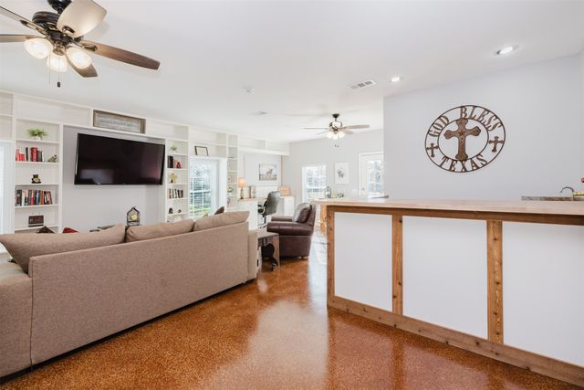 1900 10th Street, Brownwood, TX 76801