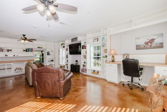 1900 10th Street, Brownwood, TX 76801