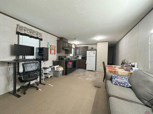 201 W Treehaven Drive, Lincoln, NE 68521