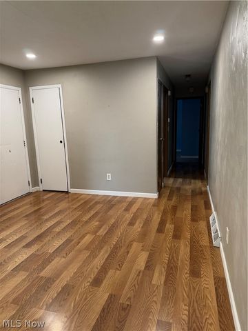 4048 Woodside Drive NW, Warren, OH 44483