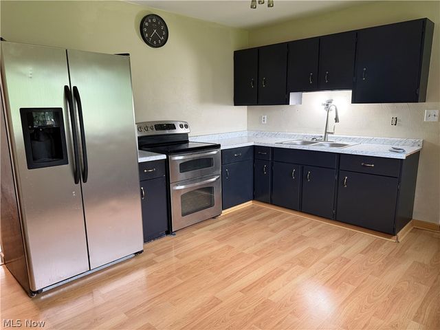 4048 Woodside Drive NW, Warren, OH 44483