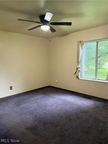 4048 Woodside Drive NW, Warren, OH 44483