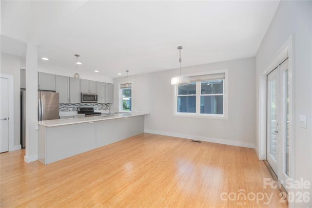 39 Hubbard Avenue, Asheville, NC 28806