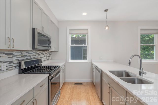 39 Hubbard Avenue, Asheville, NC 28806