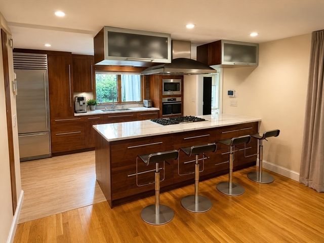 34 Blossomcrest Rd, Lexington, MA 02421