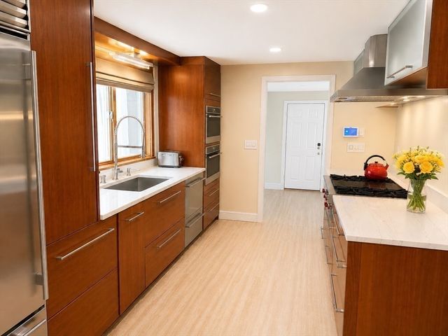 34 Blossomcrest Rd, Lexington, MA 02421