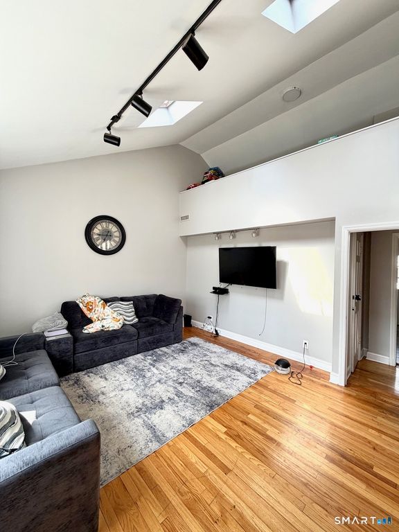 153 Oaklawn Avenue, Stamford, CT 06905