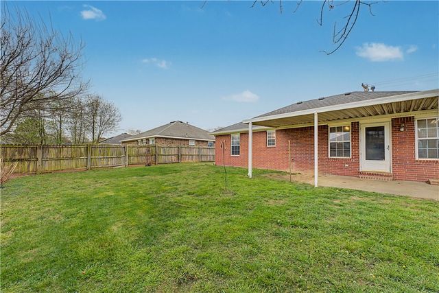 871 Bliss Street, Centerton, AR 72719