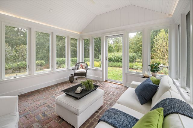 35 Sandy Pond Rd, Lincoln, MA 01773