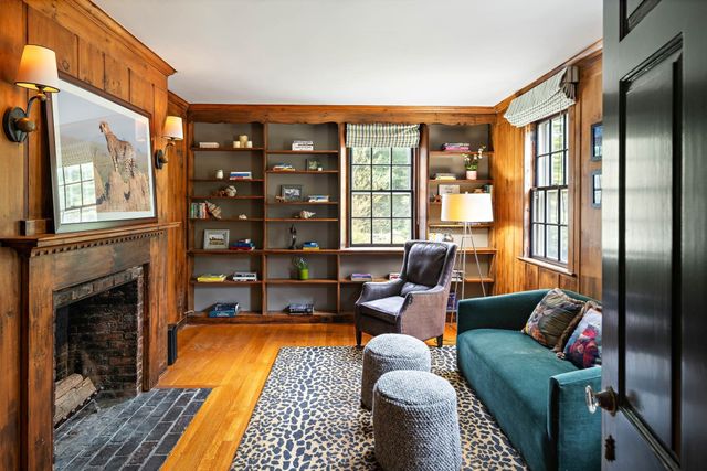35 Sandy Pond Rd, Lincoln, MA 01773