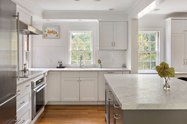35 Sandy Pond Rd, Lincoln, MA 01773