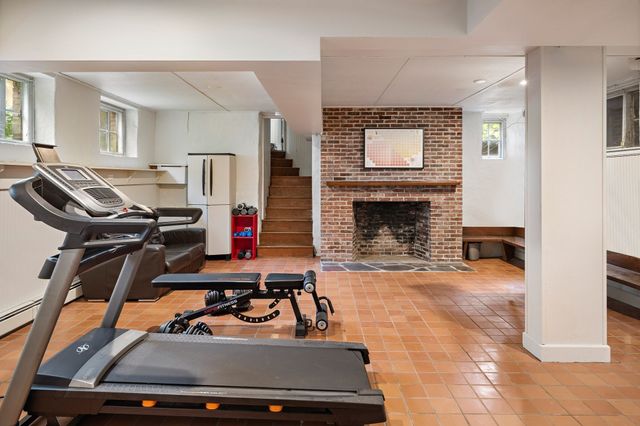 35 Sandy Pond Rd, Lincoln, MA 01773