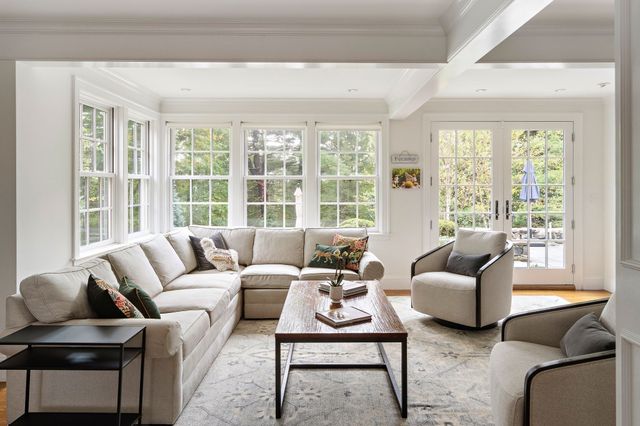 35 Sandy Pond Rd, Lincoln, MA 01773